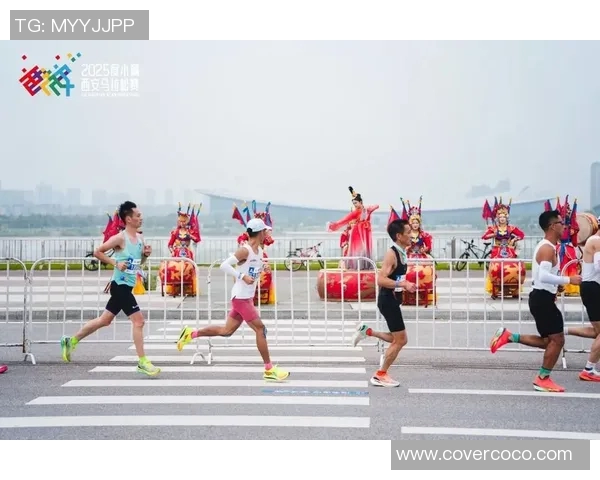 西安街舞队在运动城市马拉松中逆袭展现青春活力与拼搏精神 西安街舞队在运动城市马拉松中逆袭展现青春活力与拼搏精神